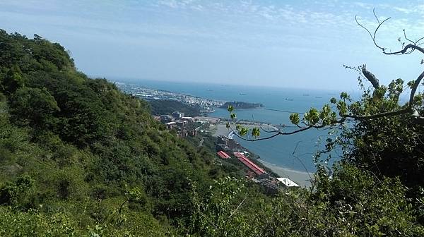 帶著 咖啡寶樂 去旅行，Go 粟松溫泉 | 高雄西子灣海景 | 保溫瓶,保溫瓶,手沖壼,保溫手沖壼,保溫細口壼,細口壼,戶外,旅遊,抗寒,登山,露營