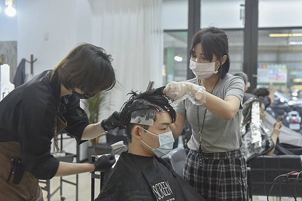 台中男生燙髮推薦【sCOII HAIR】2024年韓系流行髮