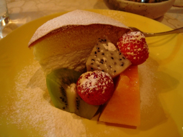 甜點：水果蛋糕