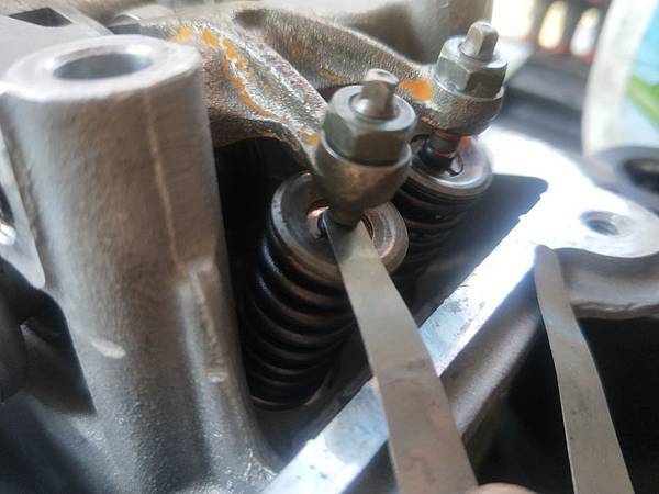 引擎汽門間隙調整：熄火、鳥仔聲、汽門漏氣等問題