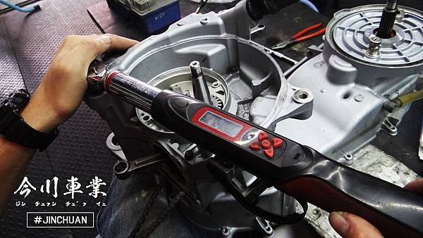 FORCE/SMAX車系少水、勁戰車系漏油通病：天柱磅數不足