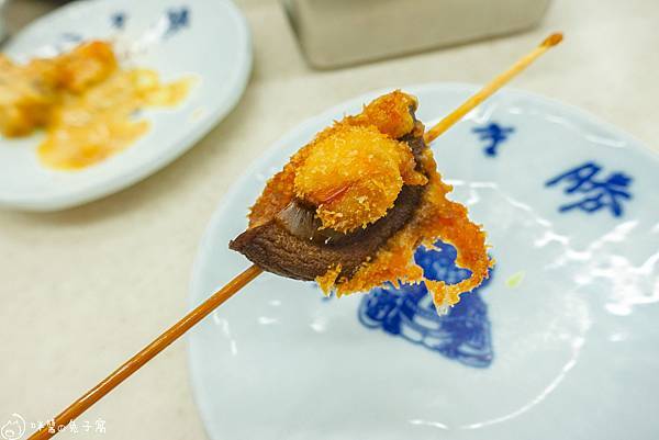 大阪美食。八重勝炸串  通天閣附近超美味平價炸串  好吃不膩