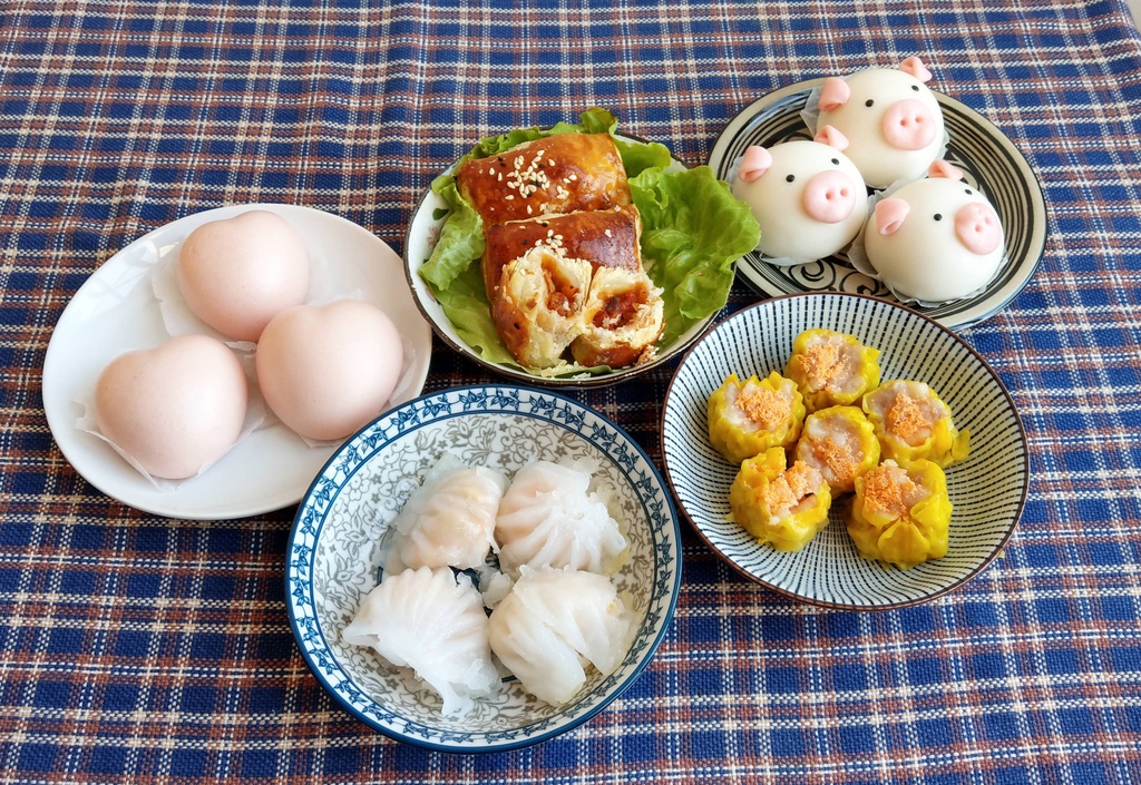 緻宏食品易牙居魚子蝦燒賣經典鮮蝦餃蜜汁叉燒酥奶流小豬包芋見愛.jpg