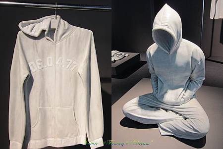 Clothing-like stone artworks.jpg Clothing-like stone artworks.jpg