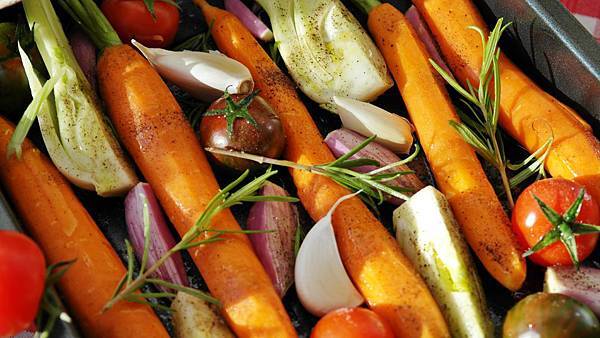 carrots-close-up-delicious-208453.jpg