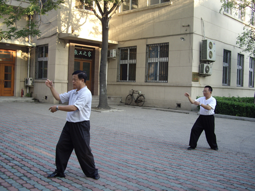 在南開大學校園中打拳