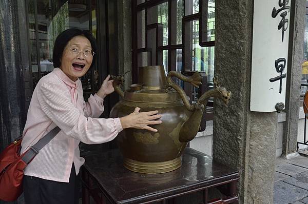 924 趵突泉 漱玉祠 (51).JPG