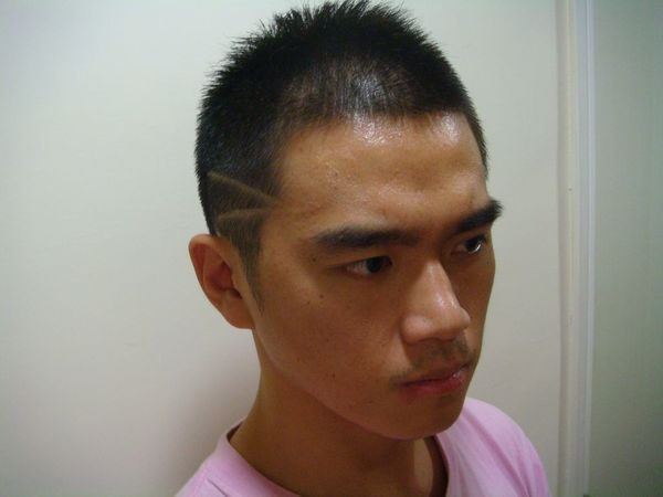 媽媽...有壞人....&gt;&lt;