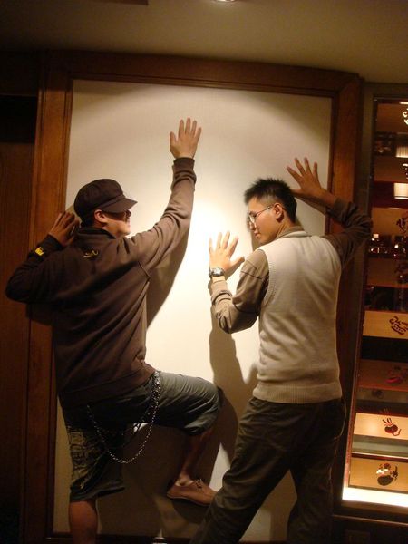 最新偶像團體...蜘蛛倫二人組