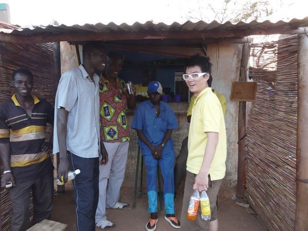 旁邊是sekou跟他朋友