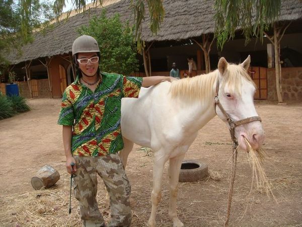 硬要裝白馬王子><