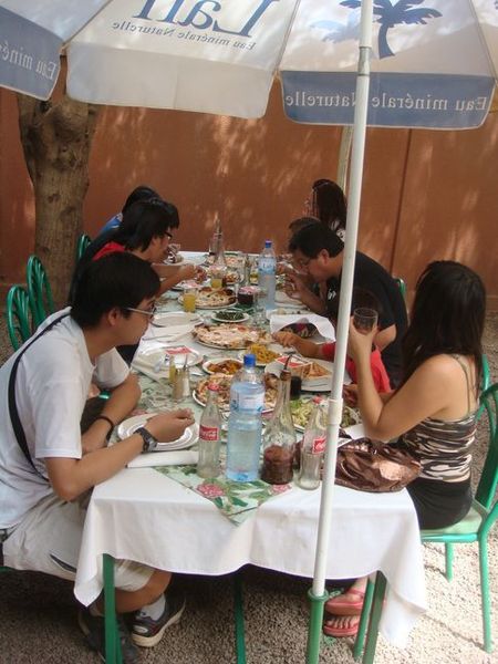 騎完馬來份pizza大餐!!