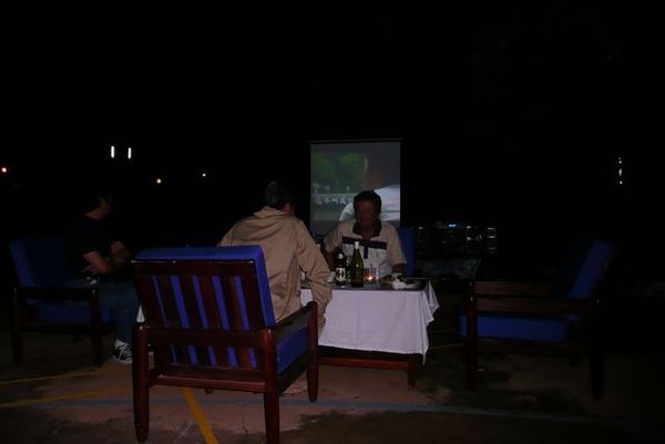 大使聊得很開心