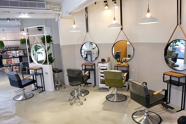 CommaHairSalon (1).JPG