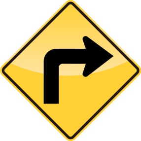 40_RIGHT TURN AHEAD 前方右轉