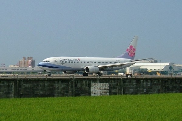 華航B738   1.jpg