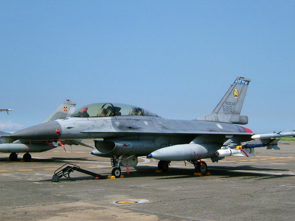 F-16