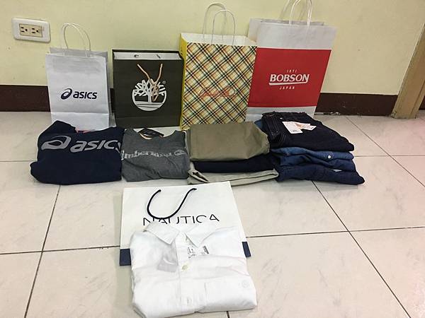 1000215買衣服-1.jpg
