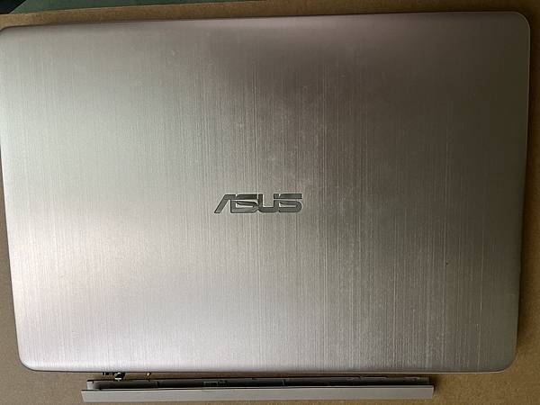 新電腦 - ASUS 華碩 15.6吋i5輕薄筆電（x150