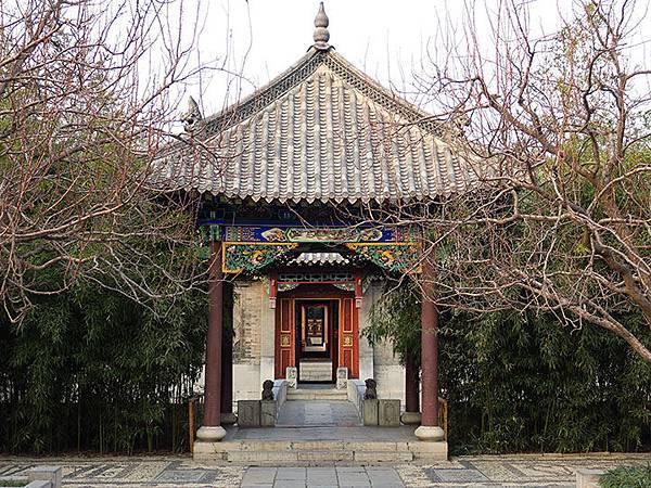 Jinan l1.JPG Jinan l1.JPG