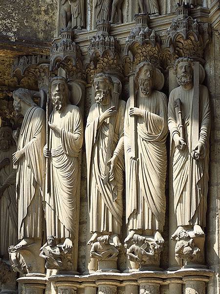 Chartres b4.JPG Chartres b4.JPG