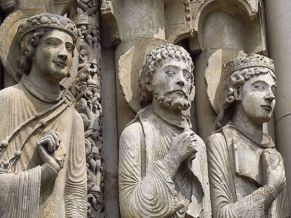 Chartres b3.JPG Chartres b3.JPG