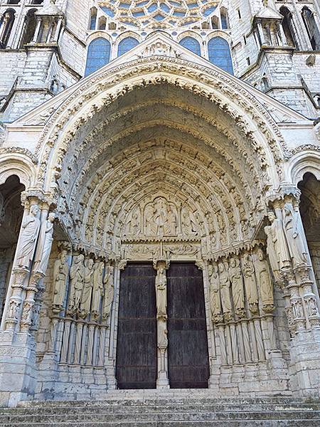 Chartres b1.JPG Chartres b1.JPG
