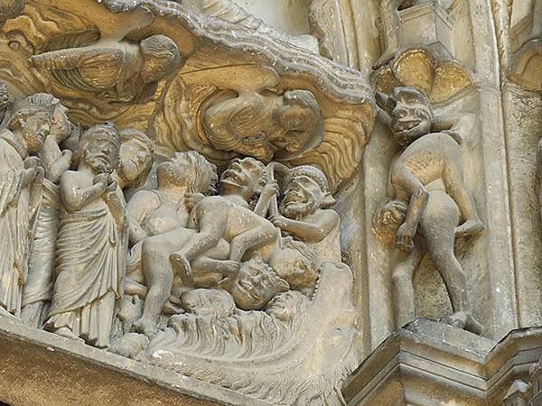 Chartres b5.JPG Chartres b5.JPG