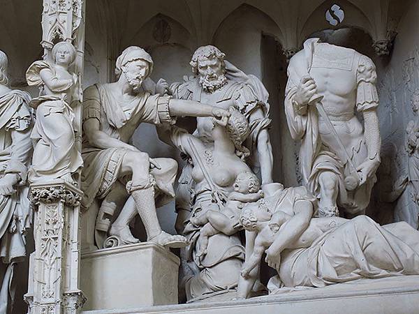 Chartres c2.JPG Chartres c2.JPG