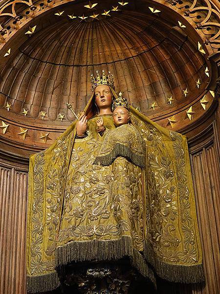 Chartres d2a.JPG Chartres d2a.JPG