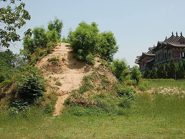 Gongyi e4.JPG Gongyi e4.JPG