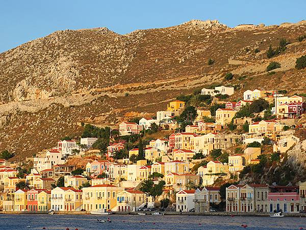 希臘跳島(四十七)‧錫米島(上)‧主鎮和佩迪(Symi I) 希臘跳島(四十七)‧錫米島(上)‧主鎮和佩迪(Symi I)