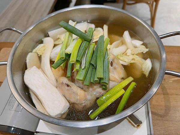 【竹北】松島食堂 韓國傳統一隻雞料理 湯頭好喝暖胃且雞肉完全