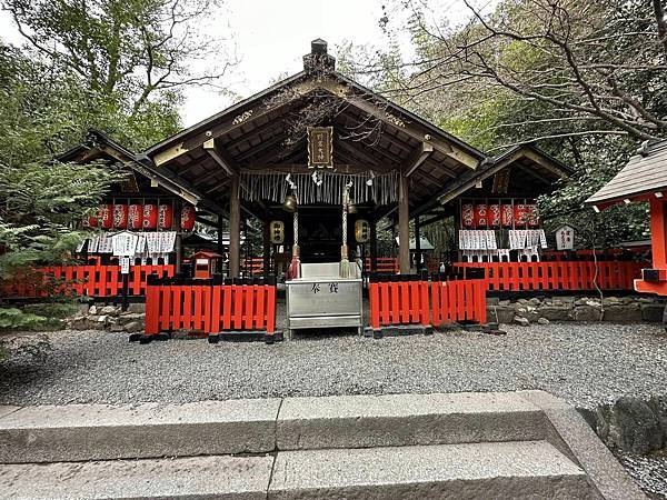 【京都】嵐山野宮神社 靜謐竹林中之賞楓名所 祈求締結良緣、學