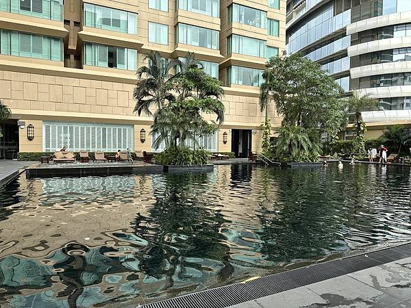 【曼谷】拉查丹利中心酒店 鄰近四面佛地理位置絕佳 房間內空間