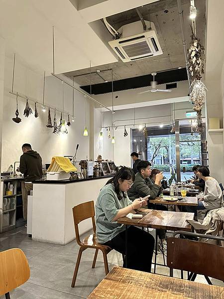 【台北】La Grotta甜點咖啡 在忙碌城市裡的小山洞，喜