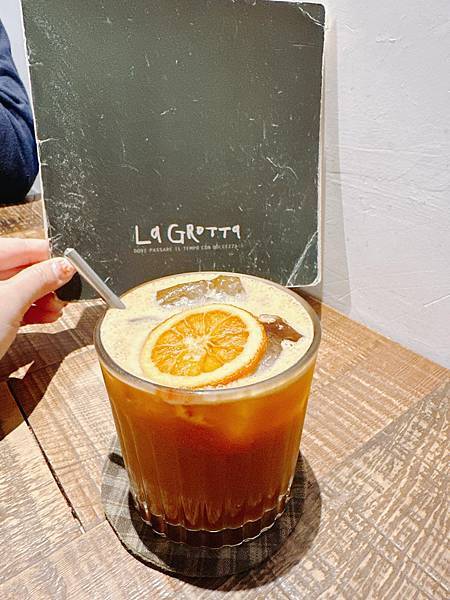 【台北】La Grotta甜點咖啡 在忙碌城市裡的小山洞，喜