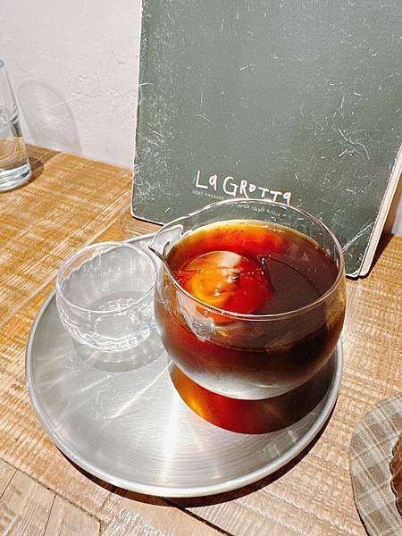 【台北】La Grotta甜點咖啡 在忙碌城市裡的小山洞，喜