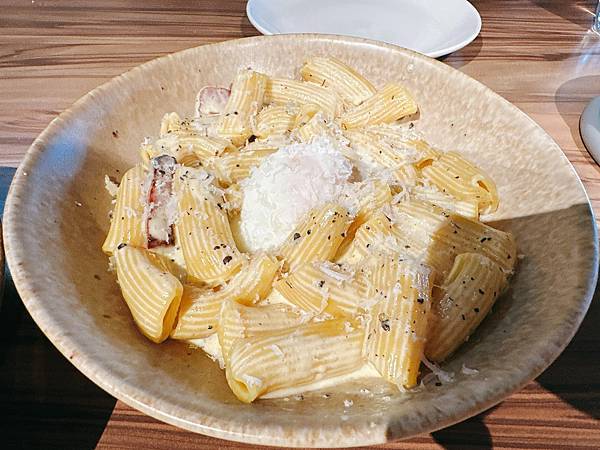 【台中】MOLINO 台中草悟廣場店 以石臼現磨鮮麥的手工自