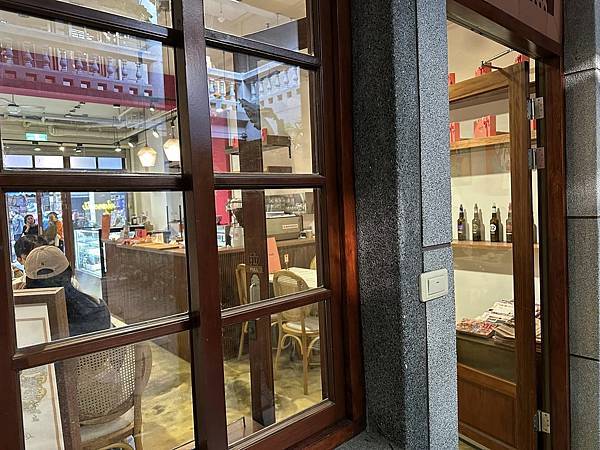 【台北】elementi 根元咖啡 大稻埕百年街屋華麗洋樓裡