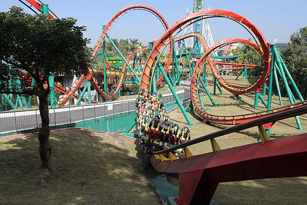 樂園 Vr恐龍飛車 姊玩的不是劍湖山 而是從小到大的回憶啊 假鼻子姊姊の鼻腔發言 痞客邦