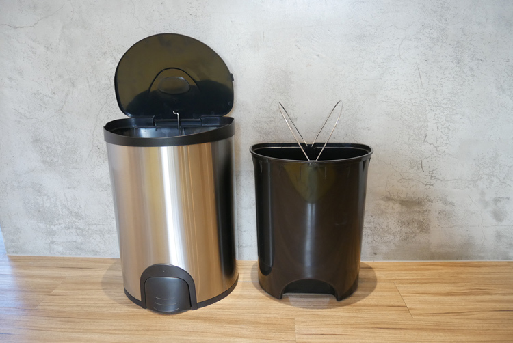+O家窩希利腳觸感應不鏽鋼垃圾桶03.jpg