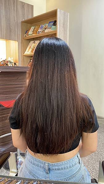 【美髮推薦】AISE hair salon讓我的乾燥稻草髮變