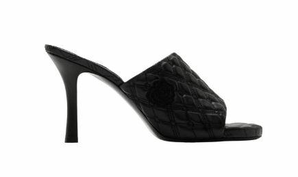 バーバリー 2024 秋シューズ新展開、チェックリボンパンプ