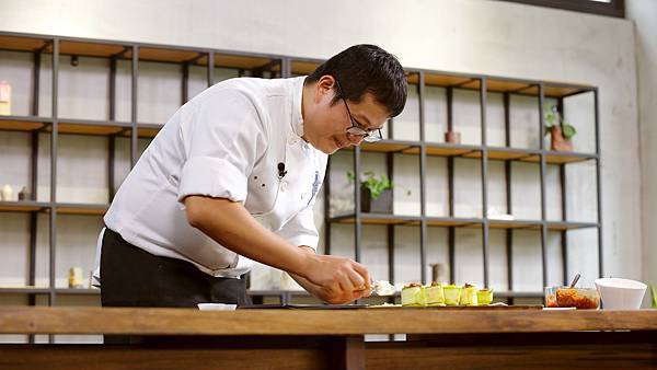 主廚丁偉鴻用心激盪食材靈感