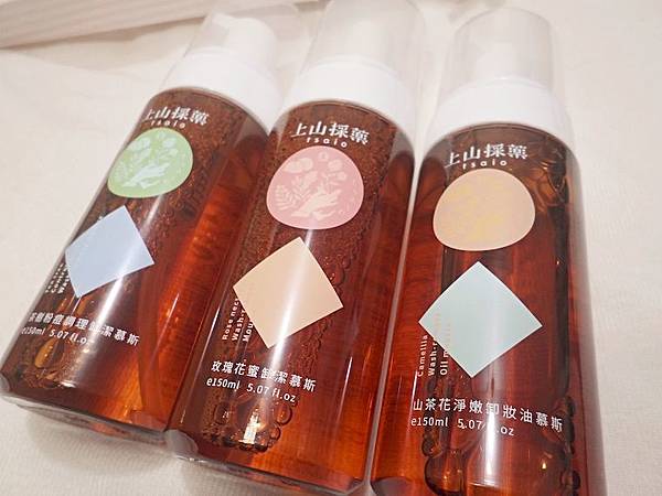 護膚 ░  TASTO上山採藥全新新品潔顏山茶花、玫瑰花、茶樹系列， CP值高的洗臉卸妝慕斯一瓶搞定!.jpg