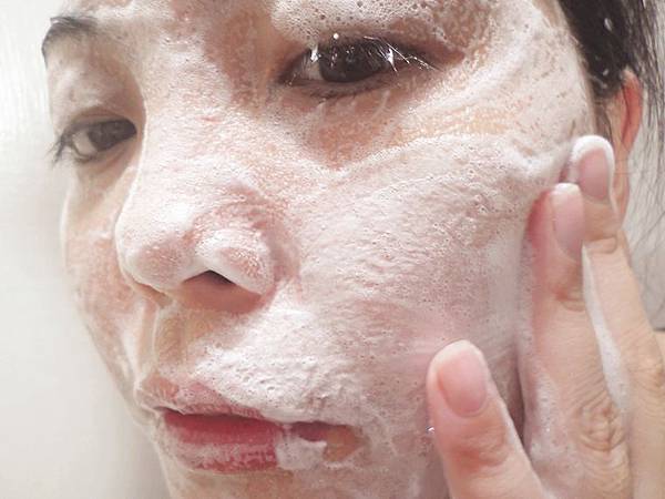 護膚 ░  TASTO上山採藥全新新品潔顏山茶花、玫瑰花、茶樹系列， CP值高的洗臉卸妝慕斯一瓶搞定!_12.jpg