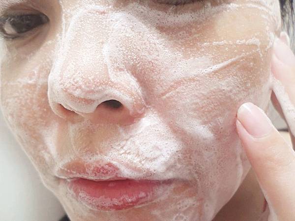 護膚 ░  TASTO上山採藥全新新品潔顏山茶花、玫瑰花、茶樹系列， CP值高的洗臉卸妝慕斯一瓶搞定!_11.jpg