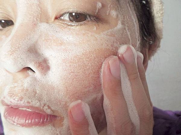 護膚 ░  TASTO上山採藥全新新品潔顏山茶花、玫瑰花、茶樹系列， CP值高的洗臉卸妝慕斯一瓶搞定!_43.jpg