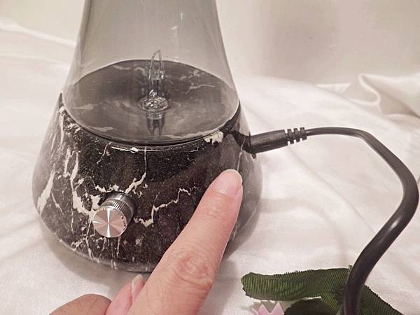 香氛 ░ 美國精油擴香儀領導品牌ORGANIC AROMAS,超級美✨ 黑色大理石紋有機香氛擴香儀 – 富裕_18.jpg 香氛 ░ 美國精油擴香儀領導品牌ORGANIC AROMAS,超級美✨ 黑色大理石紋有機香氛擴香儀 – 富裕_18.jpg